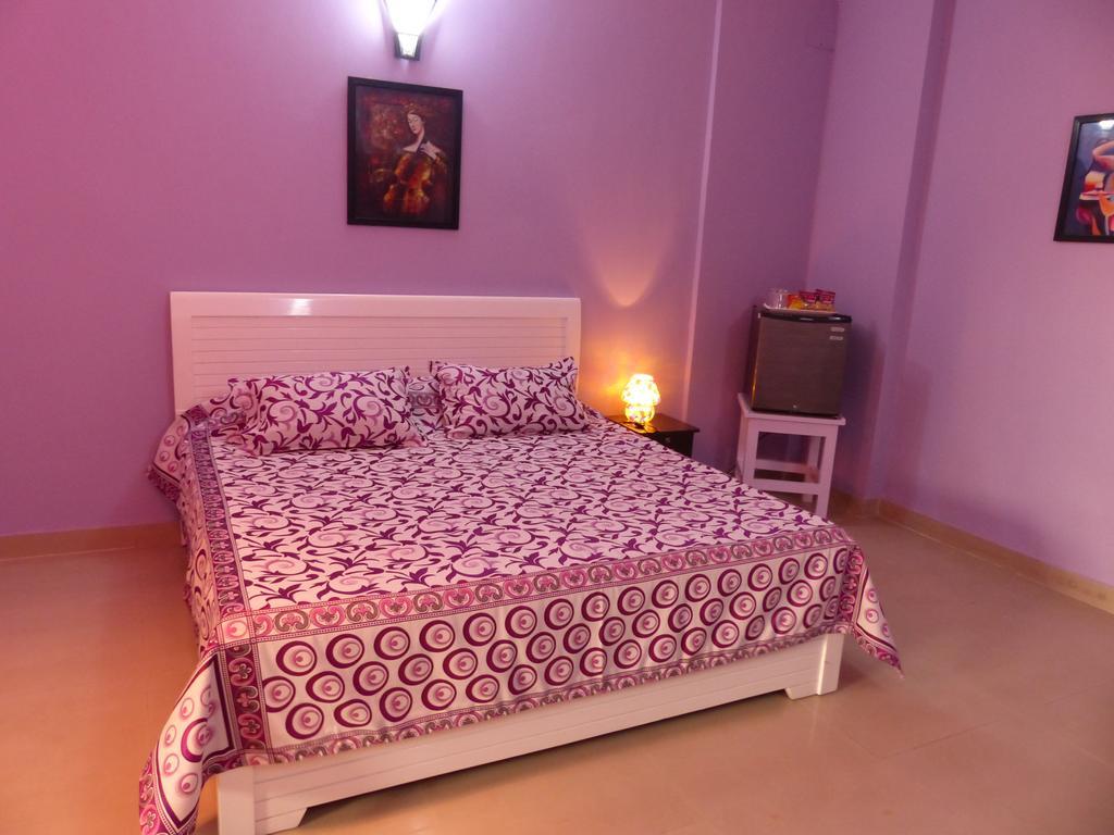 Mykonos Guest House And Spa Új-Delhi Kültér fotó