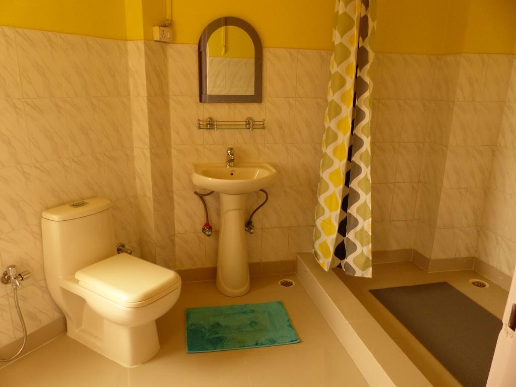 Mykonos Guest House And Spa Új-Delhi Kültér fotó